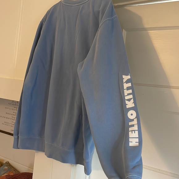 Hello Kitty sweat shirt - Picture 3 of 5